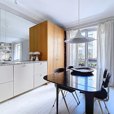 Designer Near Sacre-coeur * פריז