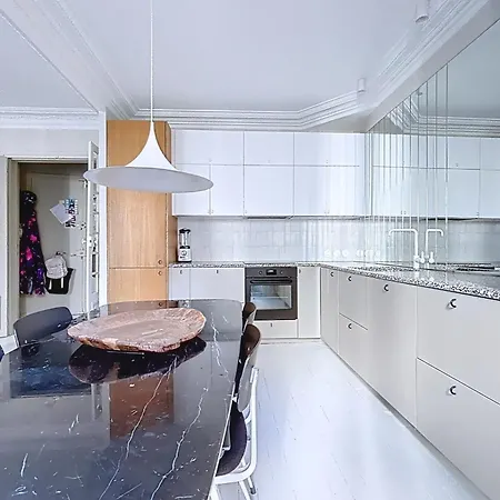 Designer Near Sacre-coeur *