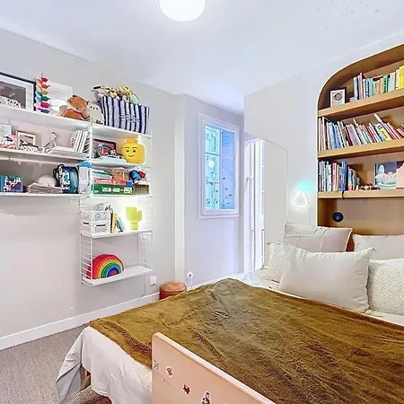 Designer Near Sacre-coeur דירה *